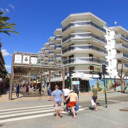 Apartamentos Bahia Dorada Y Iris Salou Kültér fotó