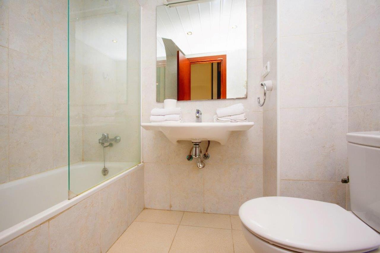 Apartamentos Bahia Dorada Y Iris Salou Kültér fotó