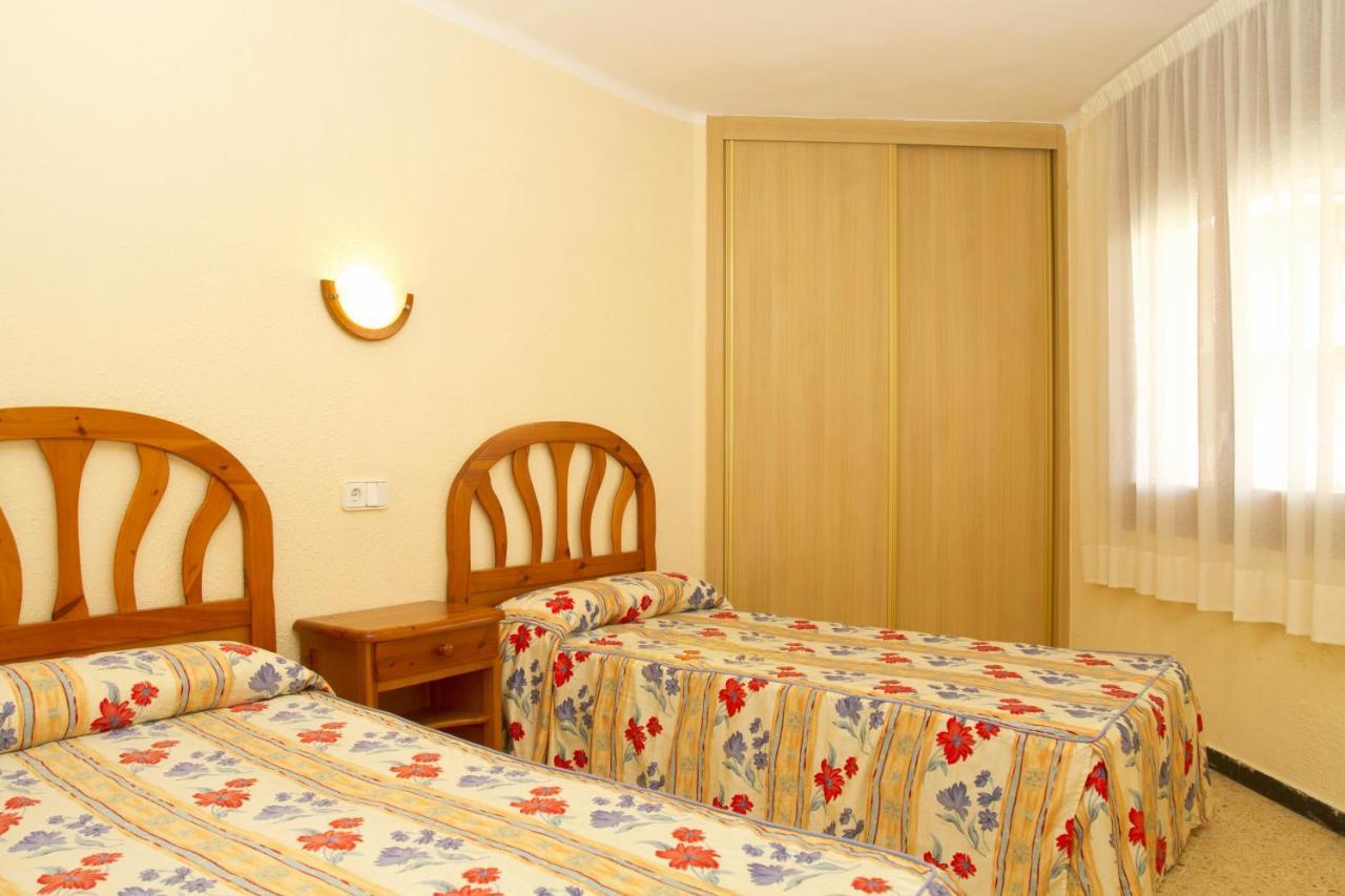 Apartamentos Bahia Dorada Y Iris Salou Kültér fotó
