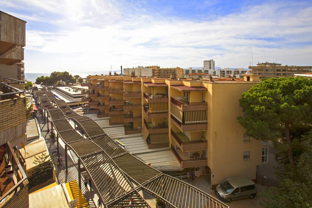 Apartamentos Bahia Dorada Y Iris Salou Kültér fotó